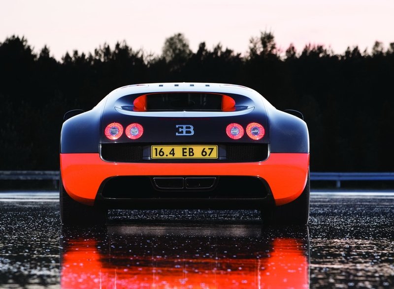 Bugatti Veyron 16.4 Super Sport    